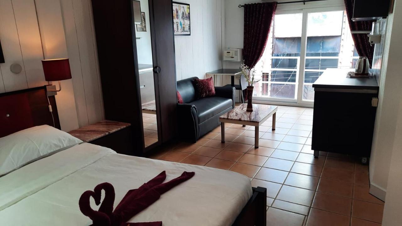 Swiss Food Restaurant And Room For Rent Pattaya Exterior foto