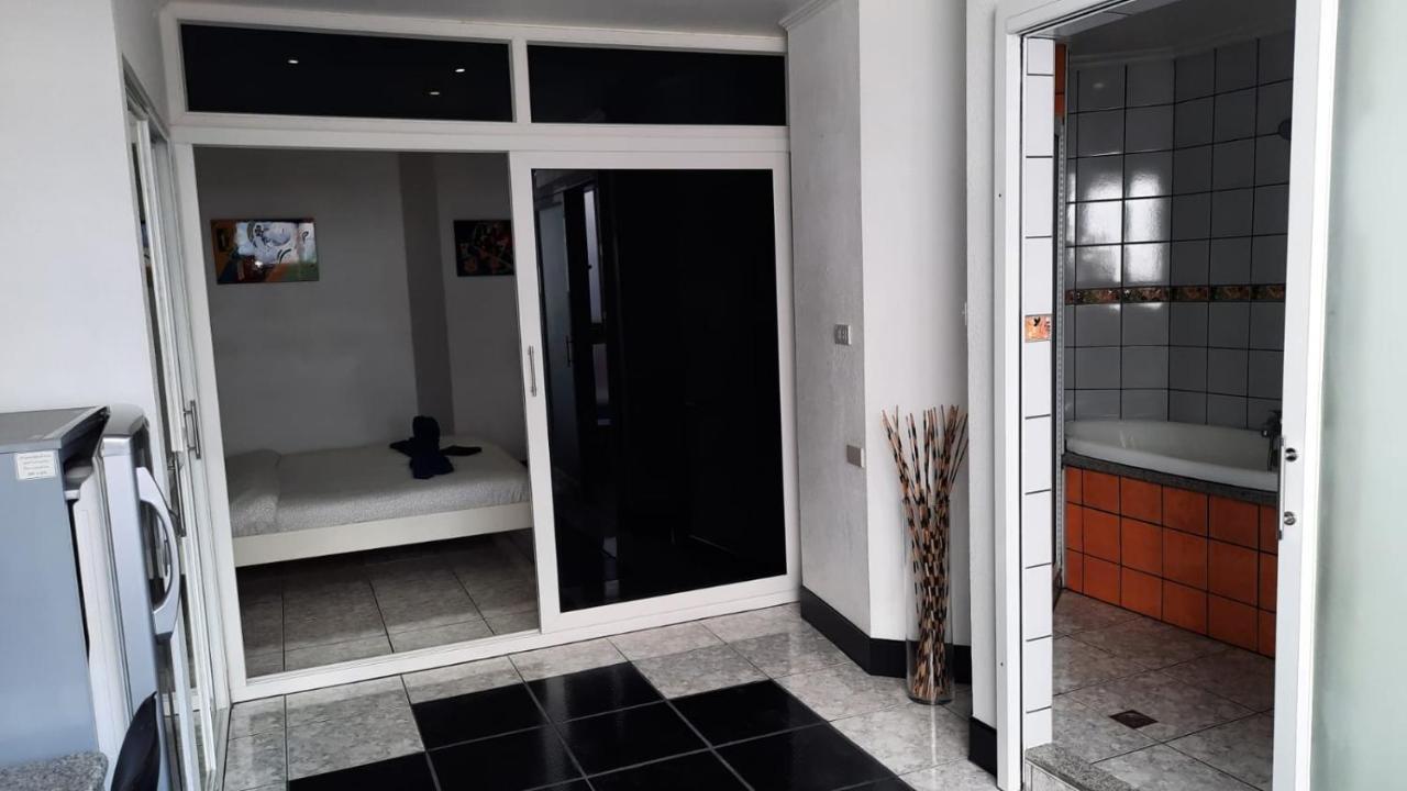 Swiss Food Restaurant And Room For Rent Pattaya Exterior foto